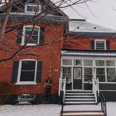 Colborne Bed And Breakfast Годерич Экстерьер фото