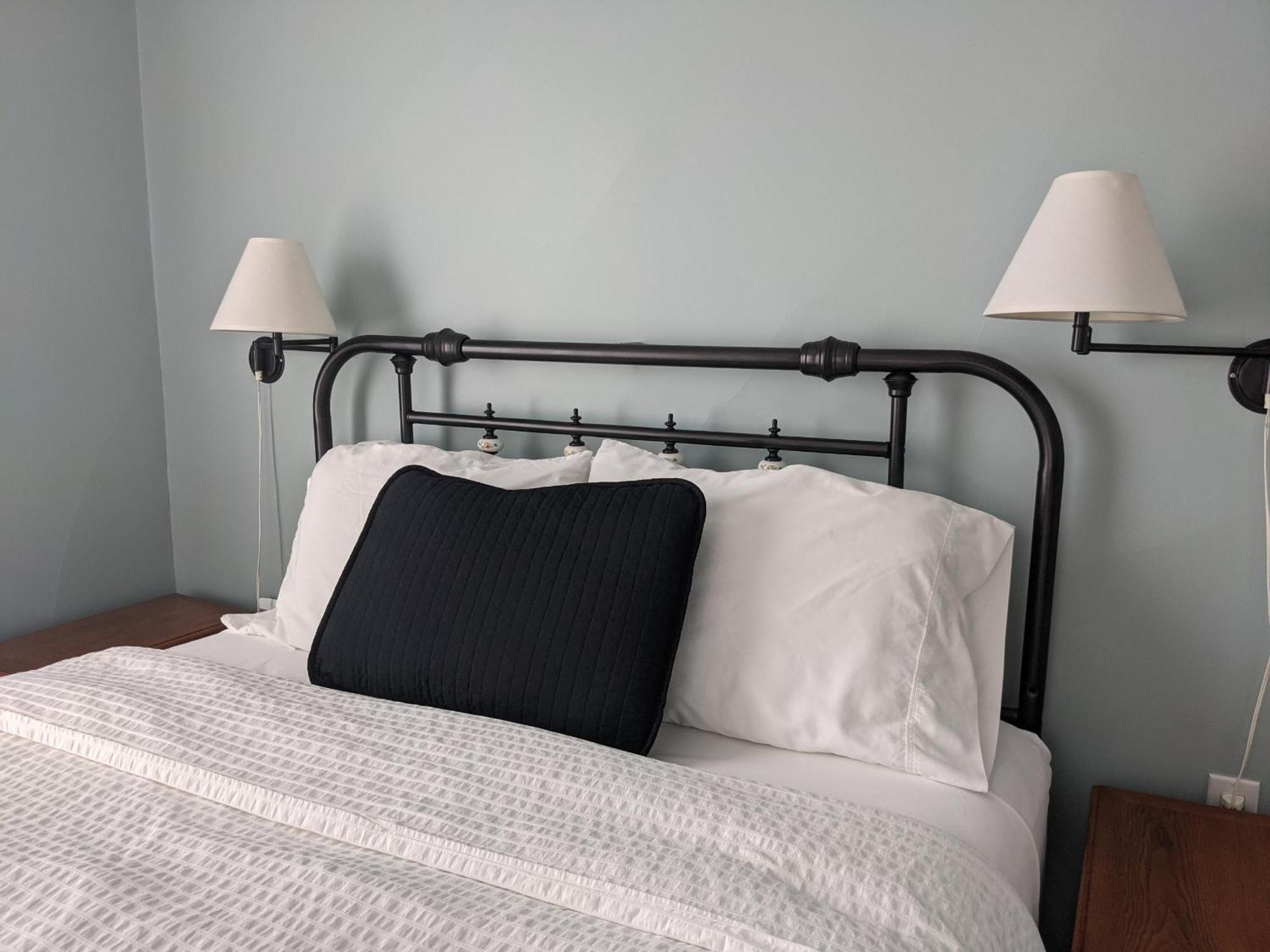 Colborne Bed And Breakfast Годерич Номер фото